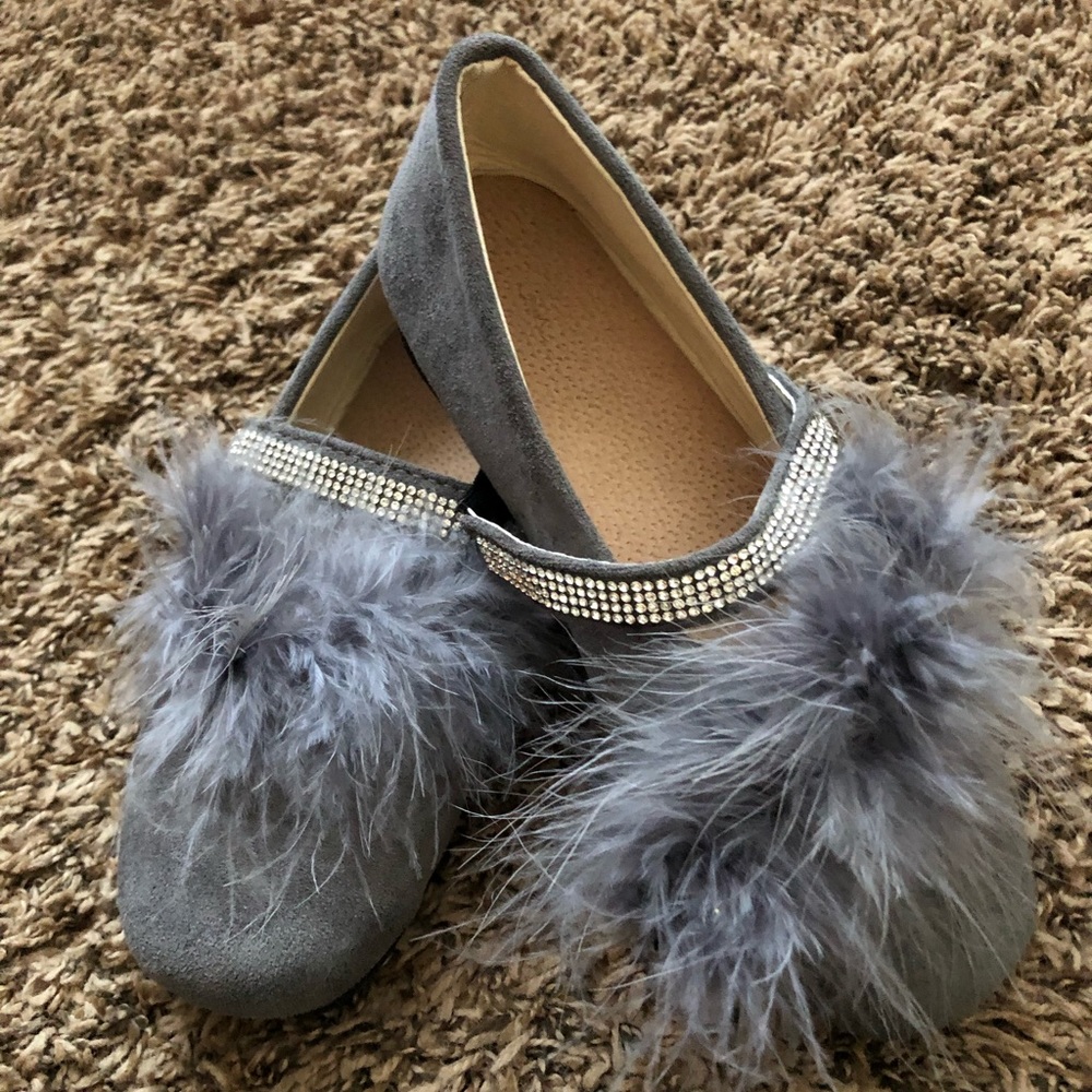 Youth girls, size 35 UK / 2.5 US gray ballerina flats (shipped without box)